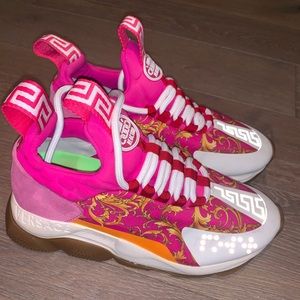 Versace Chain Reaction Sneakers like new EU37 pink